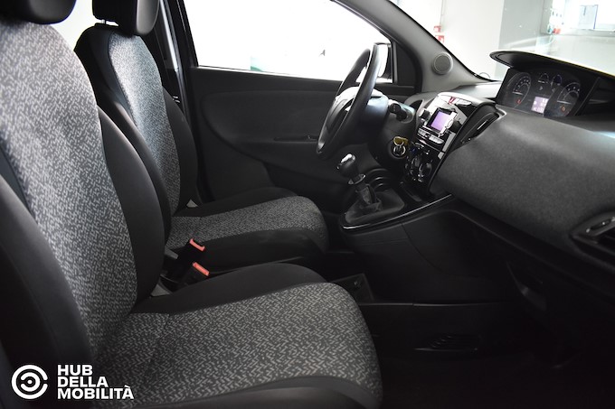 LANCIA Ypsilon 1.0 FireFly 5 porte S&S Hybrid Silver Plus